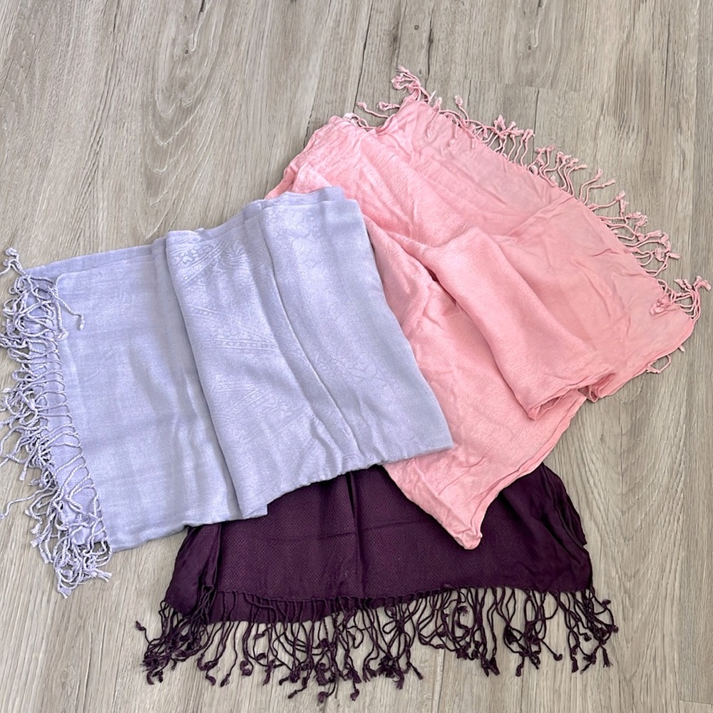 Bundle—lot of 3 medium weight scarves